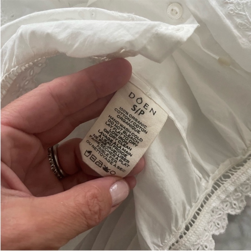 DÔEN Cream Lace-Trimmed Top Traveler top - Picture 4 of 5
